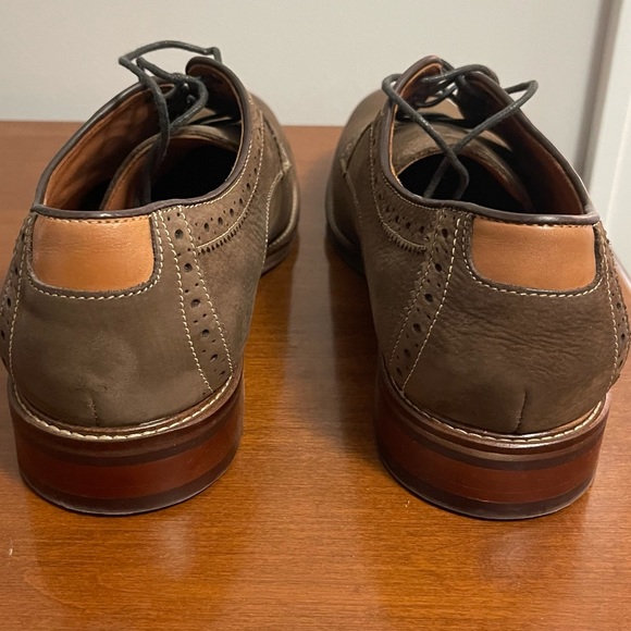 Size 11.5 Johnston & Murphy Brown Sheepskin Lace Ups - Picture 2 of 4